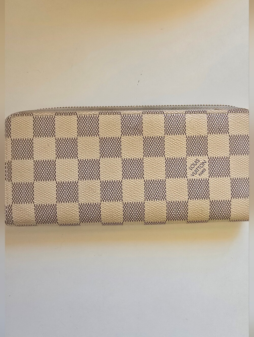 Louis Vuitton Damier Azur Zip Wallet - Cream & Light Brown Check